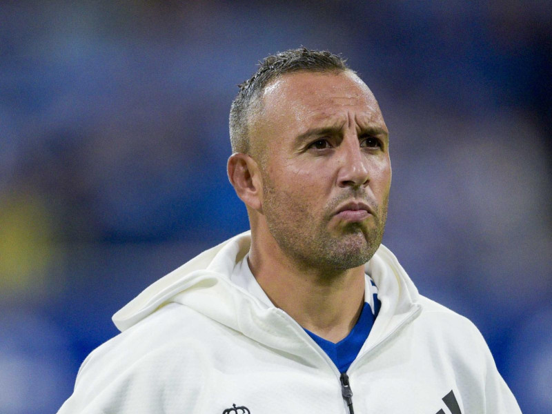 Santi Cazorla antes del Oviedo - Racing.