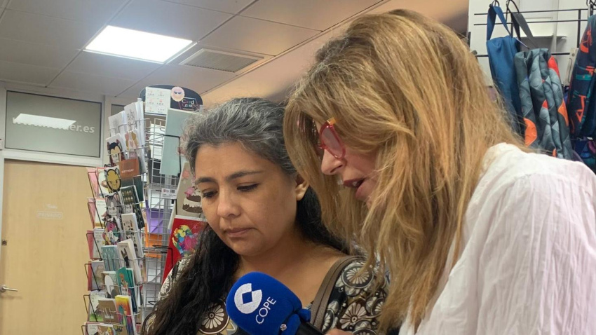 Pilar García Muñiz con Sharon, en Valencia