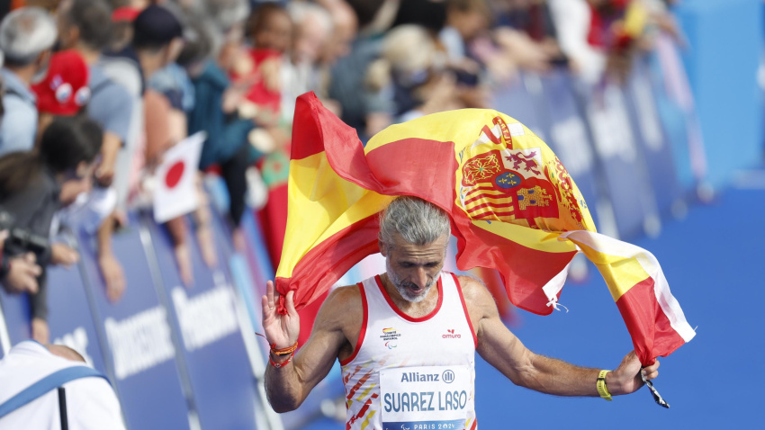 El atleta español Alberto Suárez, tras finalizar la prueba.