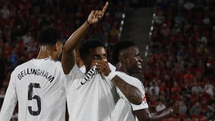 Rodrygo Goes celebra tras anotar el 0-1 que adelanta al conjunto blanco durante el partido.
