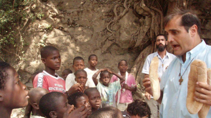 Martín Lasarte, obispo en Angola