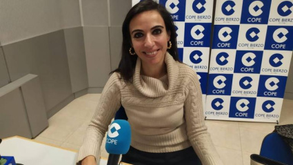 o
Silvia Rodríguez jersey gris