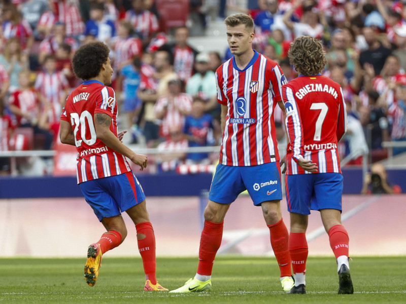 Sorloth, Griezmann y Witsel