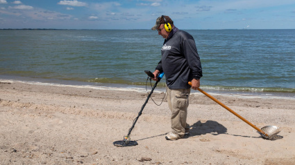 Si encontramos algo debemos llevarlo a la autoridad pertinente