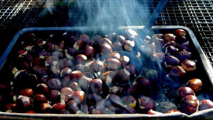 Las calles del pueblo se llenarán de asaderos de castañas