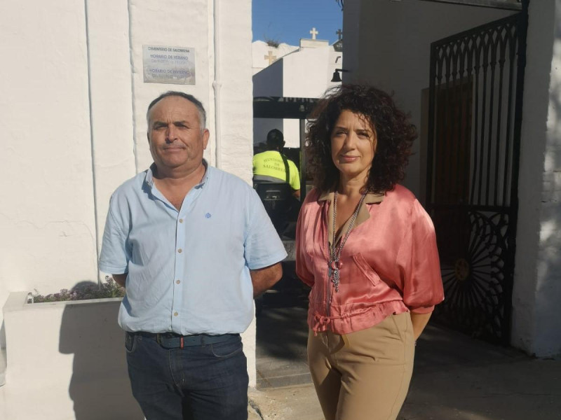 El cementerio de Salobreña cuenta este año con baños adaptados