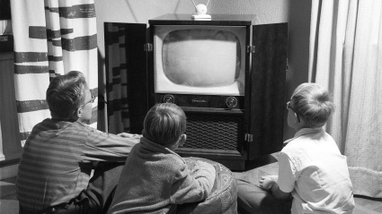 En el siglo XX la tele fue un electrodoméstico clave en las reuniones familiares