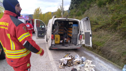 Un hombre herido por quemaduras en cara y antebrazos tras el incendio en una furgoneta estacionada en una gasolinera en La Barosa (León)