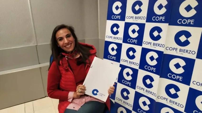 Silvia Rodríguez chaleco rojo