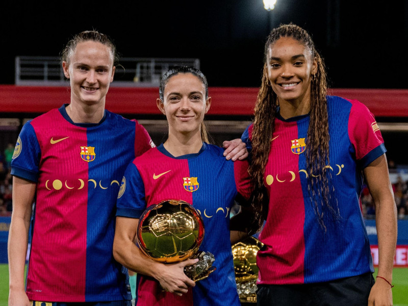 Graham Hansen, Aitana Bonmatí y Salma Paralluelo, podio del Balón de Oro.