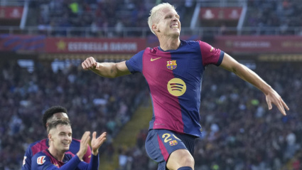 Dani Olmo celebra después de marcar su segundo gol, que pone el marcador a 3-0, durante el partido contra el Espanyol