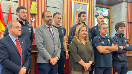 Los bomberos de Burgos regresan tras ayudar en el desastre de Valencia.