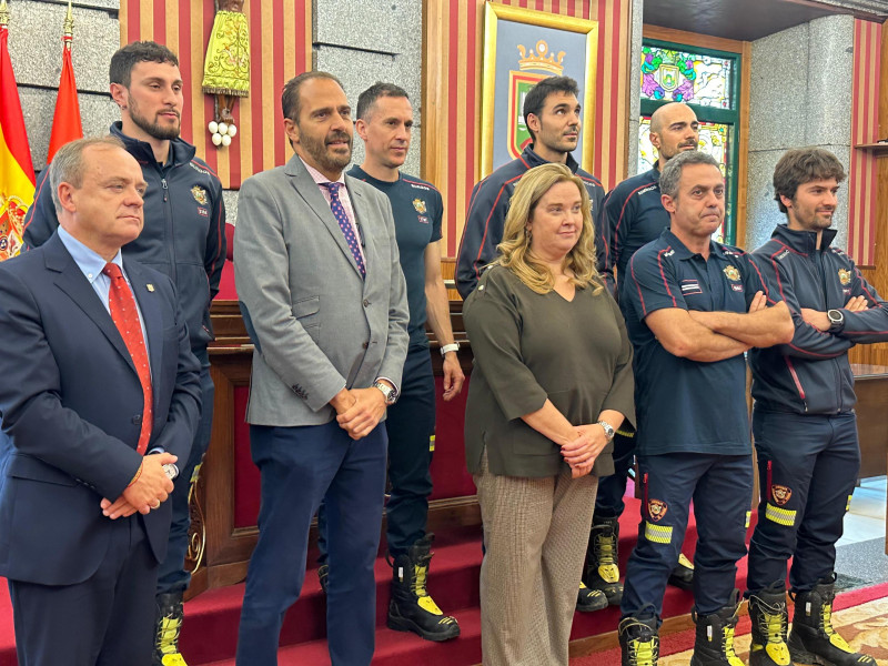 Los bomberos de Burgos regresan tras ayudar en el desastre de Valencia.