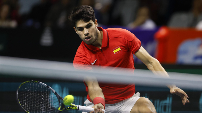 Carlos Alcaraz ante Tallon Griekspoor durante el segundo partido de los cuartos de final