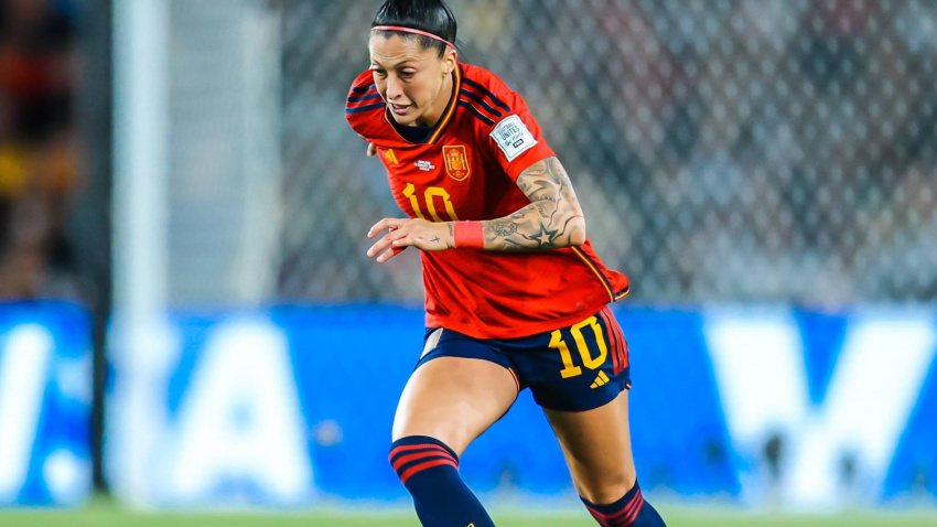 Jenni Hermoso durante un partido de la selección española.