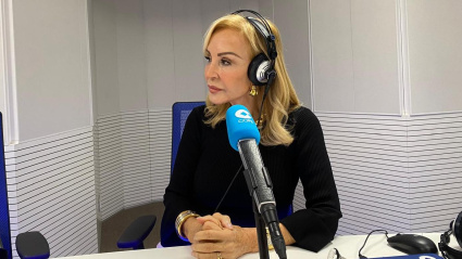 Carmen Lomana, en los estudios de COPE