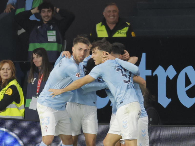 Los jugadores del Celta celebran el segundo gol ante el Barça