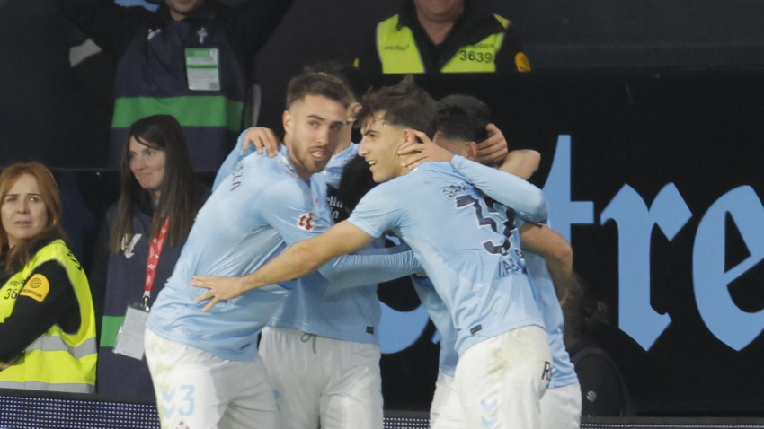 Los jugadores del Celta celebran el segundo gol ante el Barça
