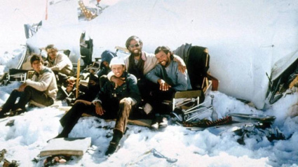 Imagen obtenida de la película 'La Sociedad de la Nieve' que recrea cómo vivieron el accidente