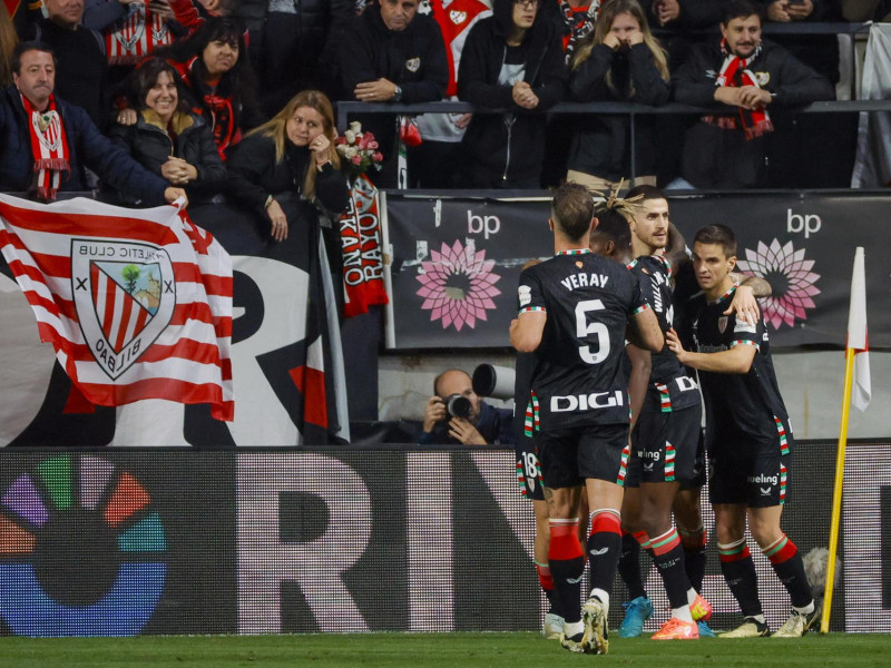 El Athletic celebra el gol de Sancet