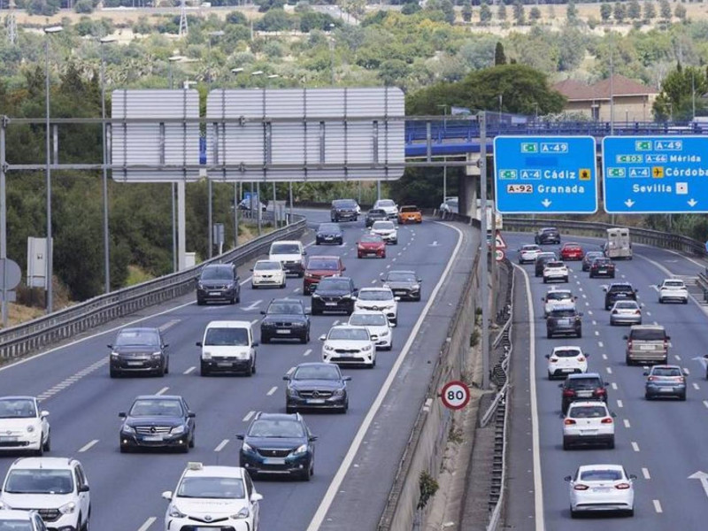 La DGT estima que durante estos días se realizarán 6,6 millones de desplazamientos de largo recorrido