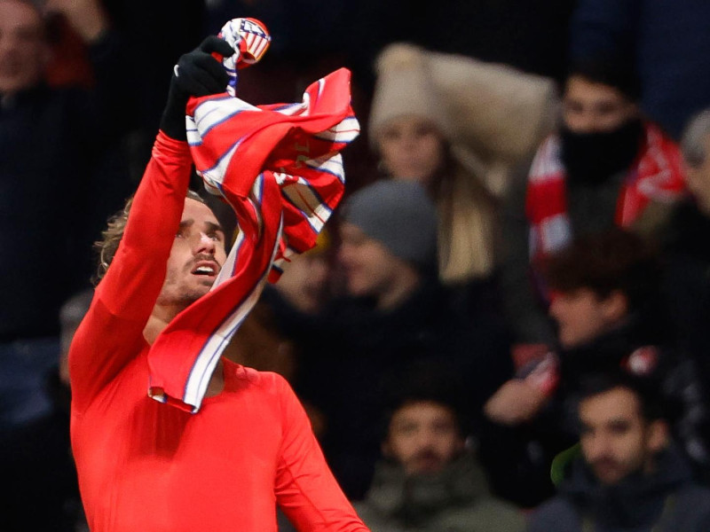 Griezmann celebra el 4-3 del Atlético de Madrid al Sevilla, con el gol marcado en el tiempo añadido