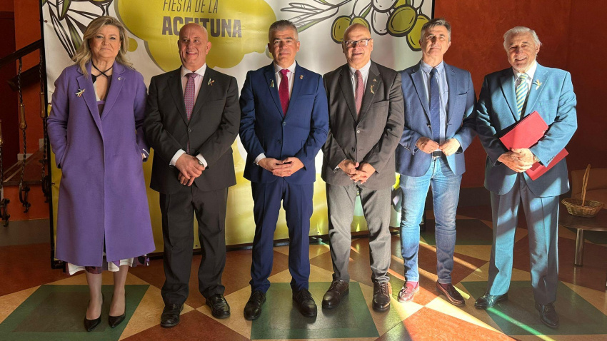 El “hoyo aceitunero” reúne a marteños y visitantes en la XLIV Fiesta de la Aceituna