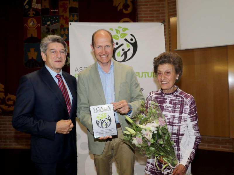 El Ayuntamiento de Pareja recibió un premio en la I Gala de Pueblos con Futuro por ser el primer pueblo de España en creer en su proyecto