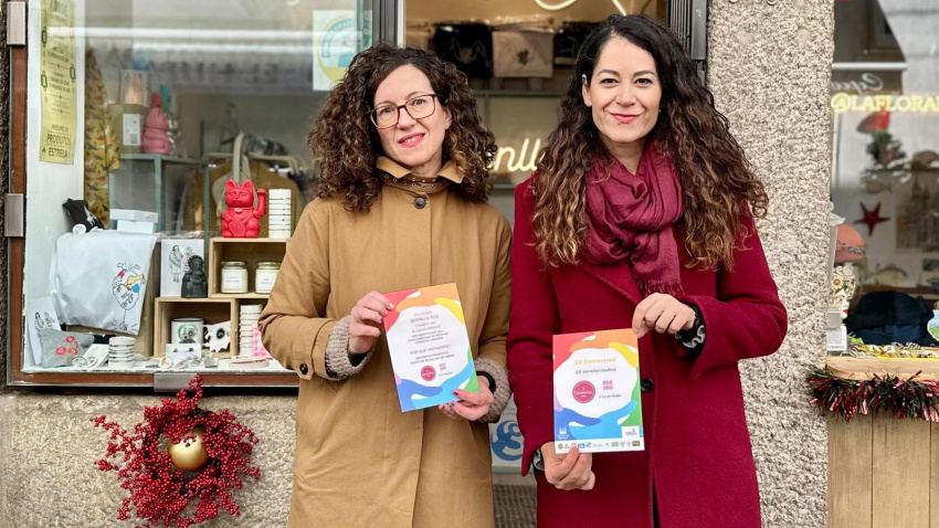 Alba Mariño (izqda.) y María Rozas, Concejala de Servizos Sociais