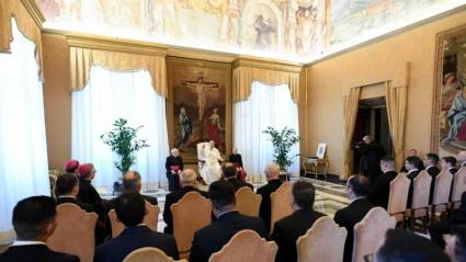 El Papa Francisco con los integrantes del seminario mayor interdiocesano 'Apostol Santiago'