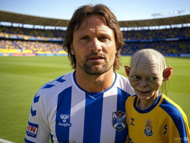 Aragorn y Gollum vistiendo las camisas de los equipos canarios