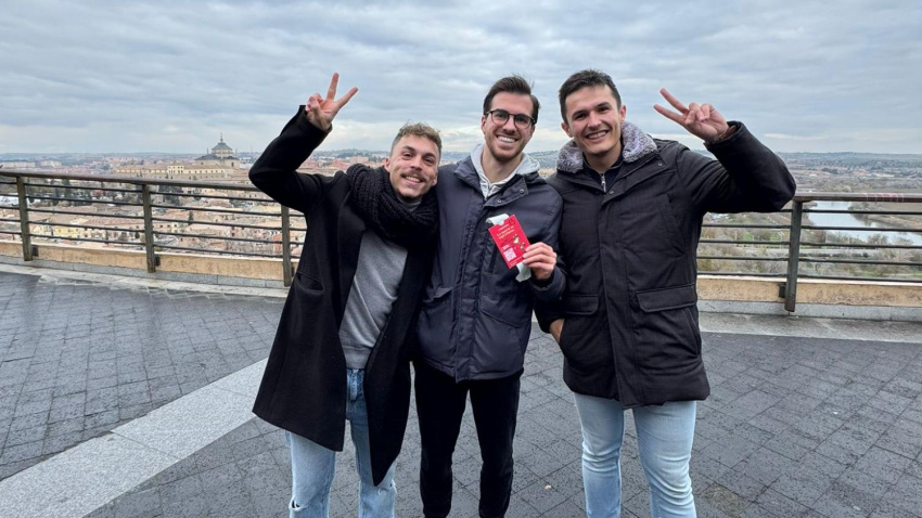 Con uno de los ganadores del décimo