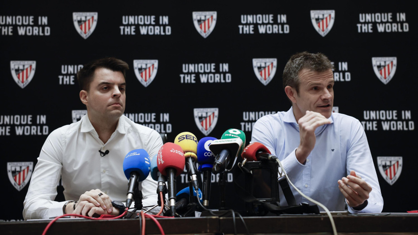 El presidente del Athletic Club, Jon Uriarte y el director general de Fútbol, Mikel González durante una rueda de prensa
