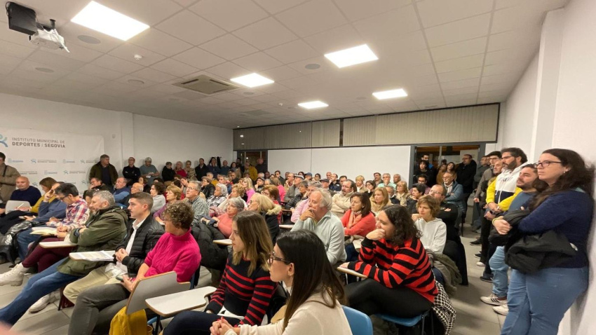 El Ayuntamiento de Segovia presenta a los vecinos de la zona de Nueva Segovia el proyecto de renaturalización de las plazas