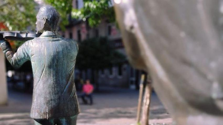 La Tertulia en la Plaza de San José de Pontevedra