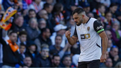 Rioja celebra el primer tanto del encuentro en Mestalla