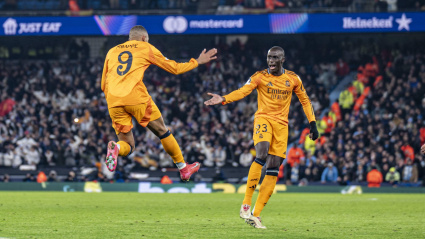 Mbappé y Mendy celebrando uno de los goles del Real Madrid - Manchester City