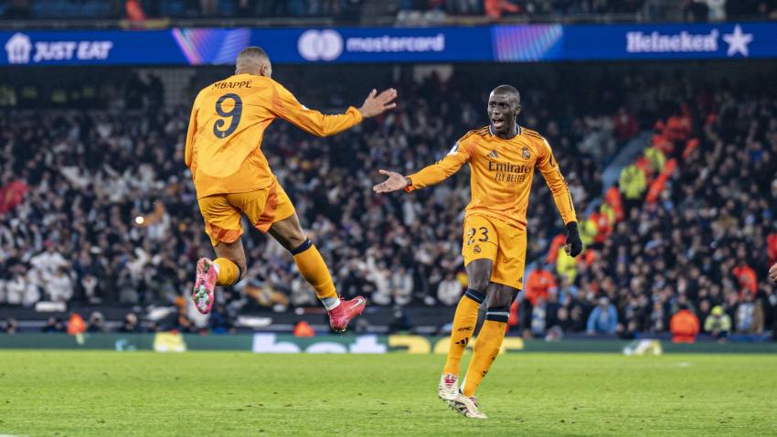 Mbappé y Mendy celebrando uno de los goles del Real Madrid - Manchester City