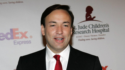 Javier Romero llega al Hotel Intercontinental Miami para la 8va Gala Anual St. Jude Angels & Stars, a beneficio del St. Jude's Children's Research Hospital