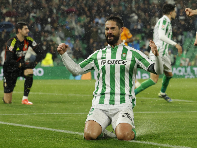 Isco celebra el 2-1 del Betis contra el Real Madrid.