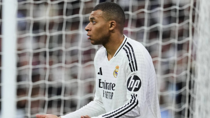 Kylian Mbappé se lamenta durante un partido del Real Madrid tras fallar una ocasión