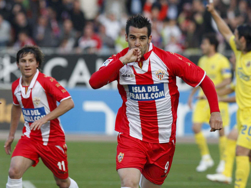 Álvaro Negredo debutó en Primera en las filas del Almería.