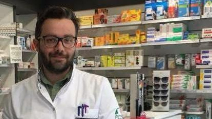 Adrián Acuña, farmacéutico