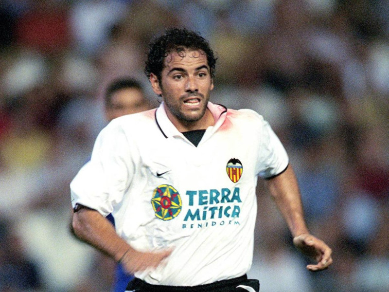 Salva Ballesta, en un partido con el Valencia