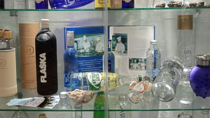 Botellas de agua recicladas