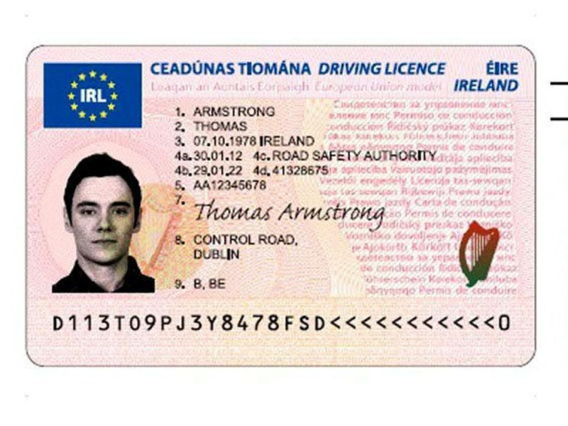 Ejemplo del carnet de conducir de la UE que se implantó en 2013