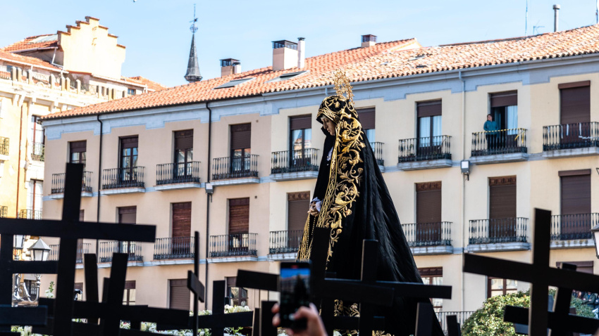 Imagen de La Soledad durante una de las procesiones de Semana Santa de Zamora