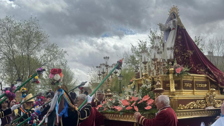 Momento que los Socios Romanos impiden el paso a la Virgen