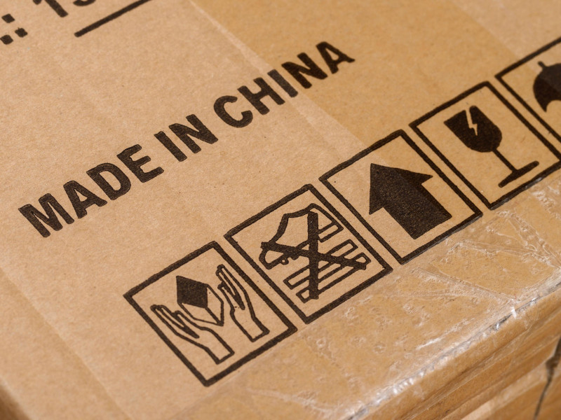 Caja con el cartel 'Made in China'