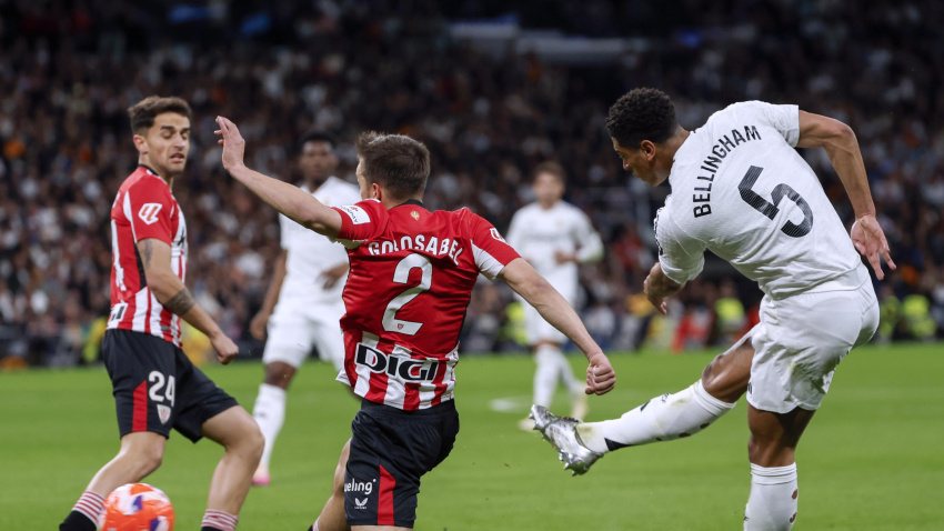 Jude Bellingham dispara, en el Real Madrid - Athletic